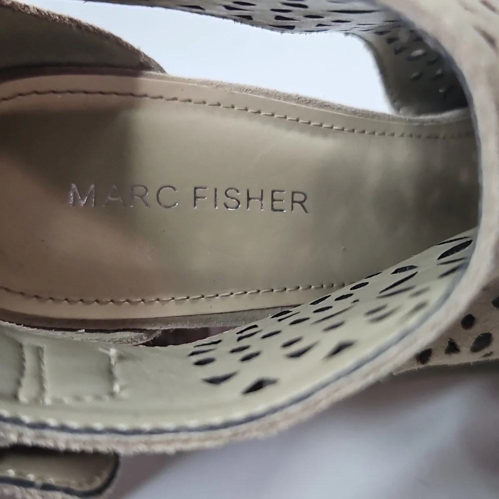 Marc Fisher Women's Helda Gray Suede Wedge Sandals Size 9